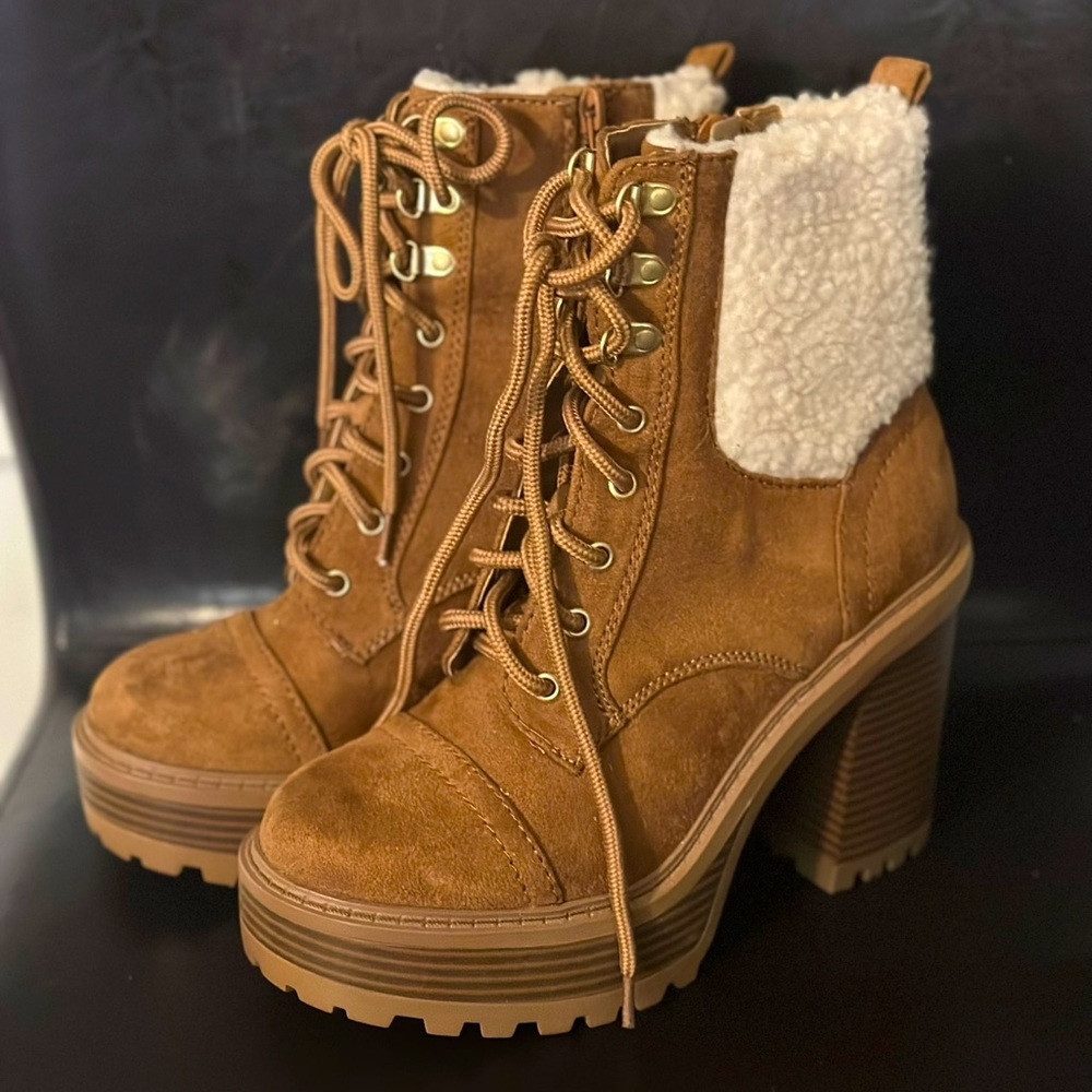 Cute boots!